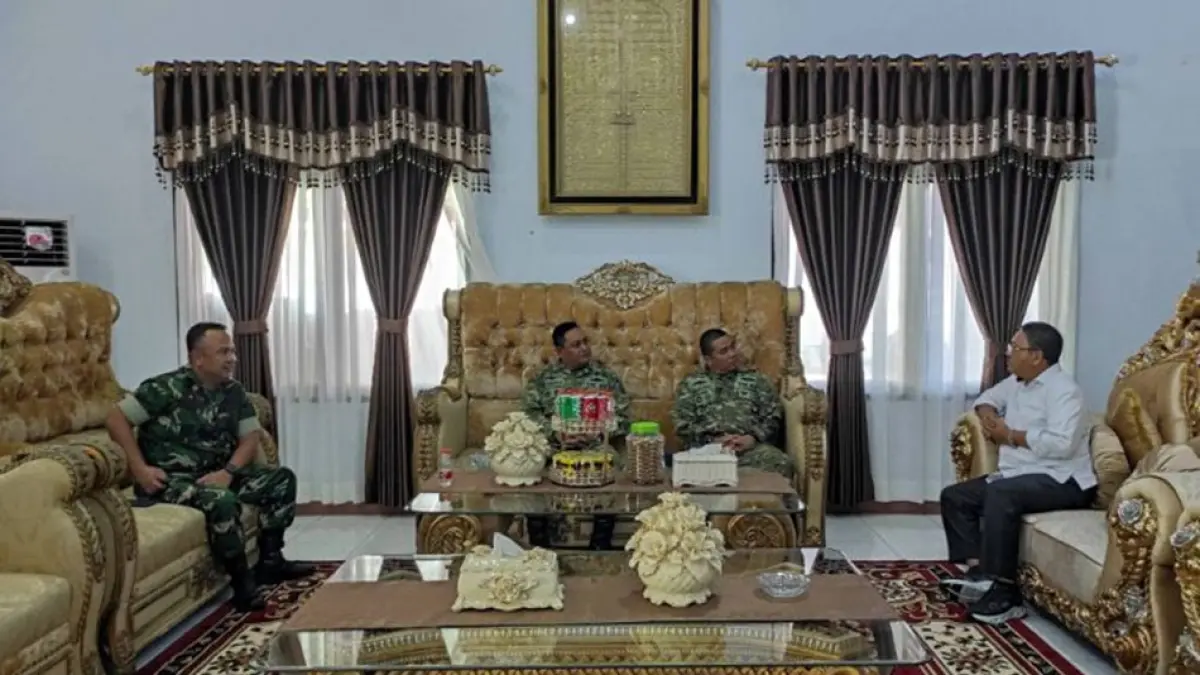 Tim Inspektorat Jenderal (ITJEN) Mabes TNI turun langsung melakukan peninjauan lapangan, disambut oleh Bupati Boalemo, Rum Pagau, di rumah jabatan.(F:Prokopim)