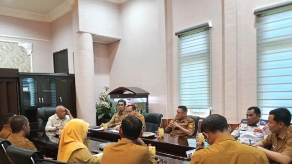 Wakil Bupati Gorontalo, Tonny S. Junus, memastikan seluruh jajaran pemerintah daerah telah bersiaga  menyambut kunjungan Wamen Transmigrasi.(F:Kmfo)