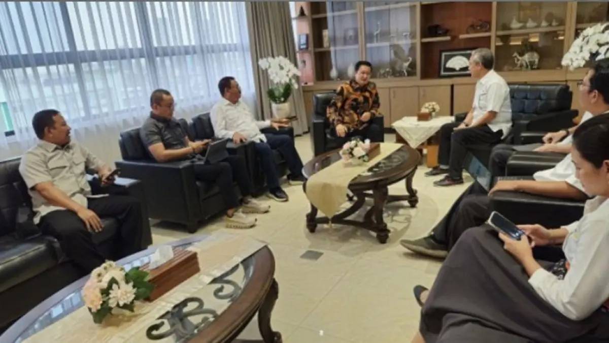 Bupati Boalemo Rum Pagau bersama Wakil Bupati Lahmuddin Hambali didampingi Anggota DPD RI, Fadel Muhammad. berkunjung ke Kementrian Keuangan (F:Prokopim)