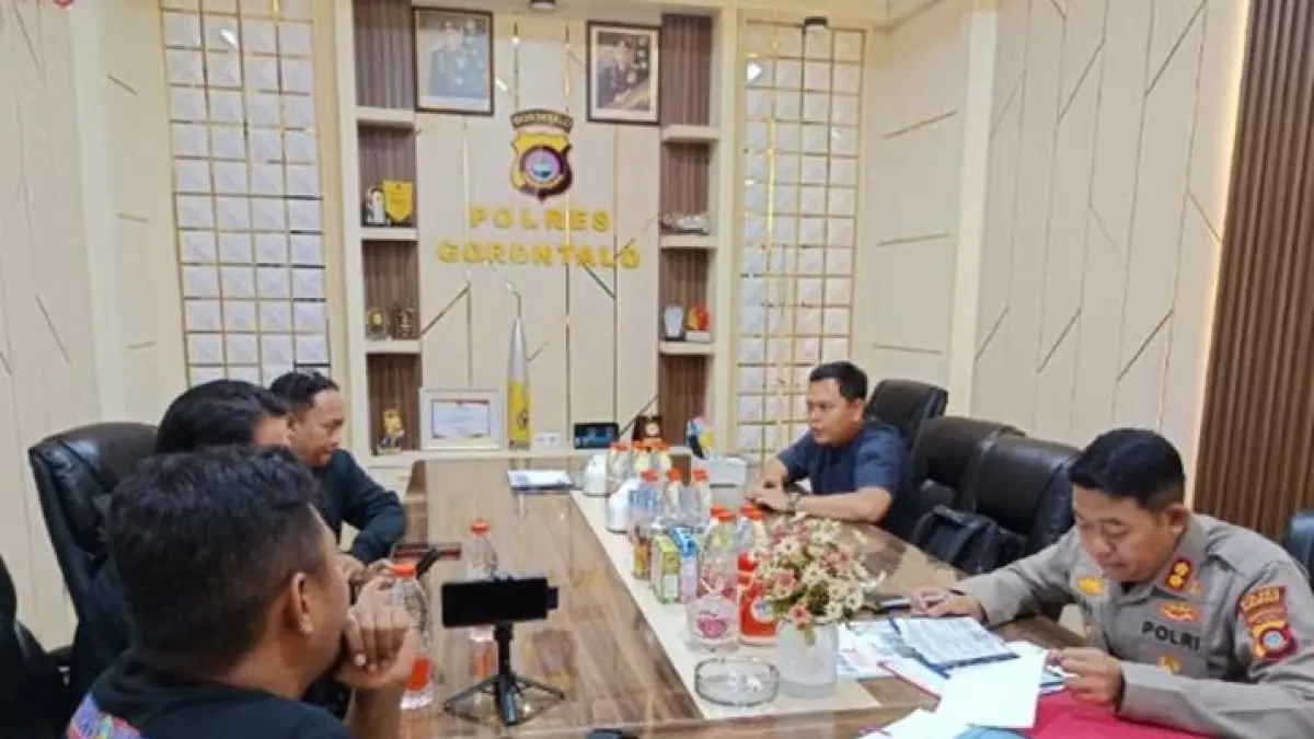 Polres Gorontalo kini sedang ditelusuri asal-usulnya  penemuan emas di Bandara Djalaludin Gorontalo .(F:Hms-Pol)