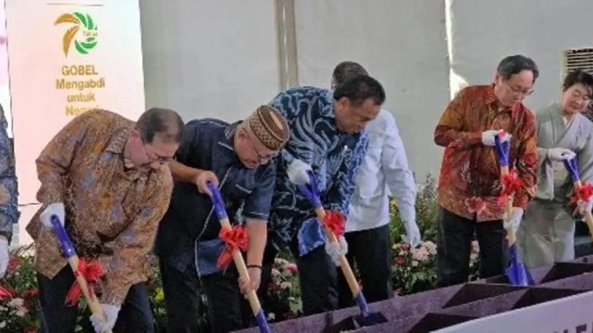 Bupati Sofyan Puhi menghadiri peletakan batu pertama pabrik kedua Chateraise di Indonesia yang berlokasi di kawasan industri GIIC Deltamas.(F:Forkopim)