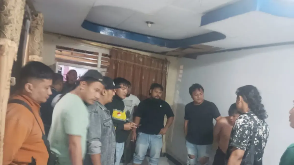 Dua pelaku berinisial M.R.L (23) dan A.L (27) berhasil ditangkap oleh tim gabungan kepolisian di Gorontalo atas serangkaian kasus pembobolan gerai Alfamart di Kabupaten Gorontalo.