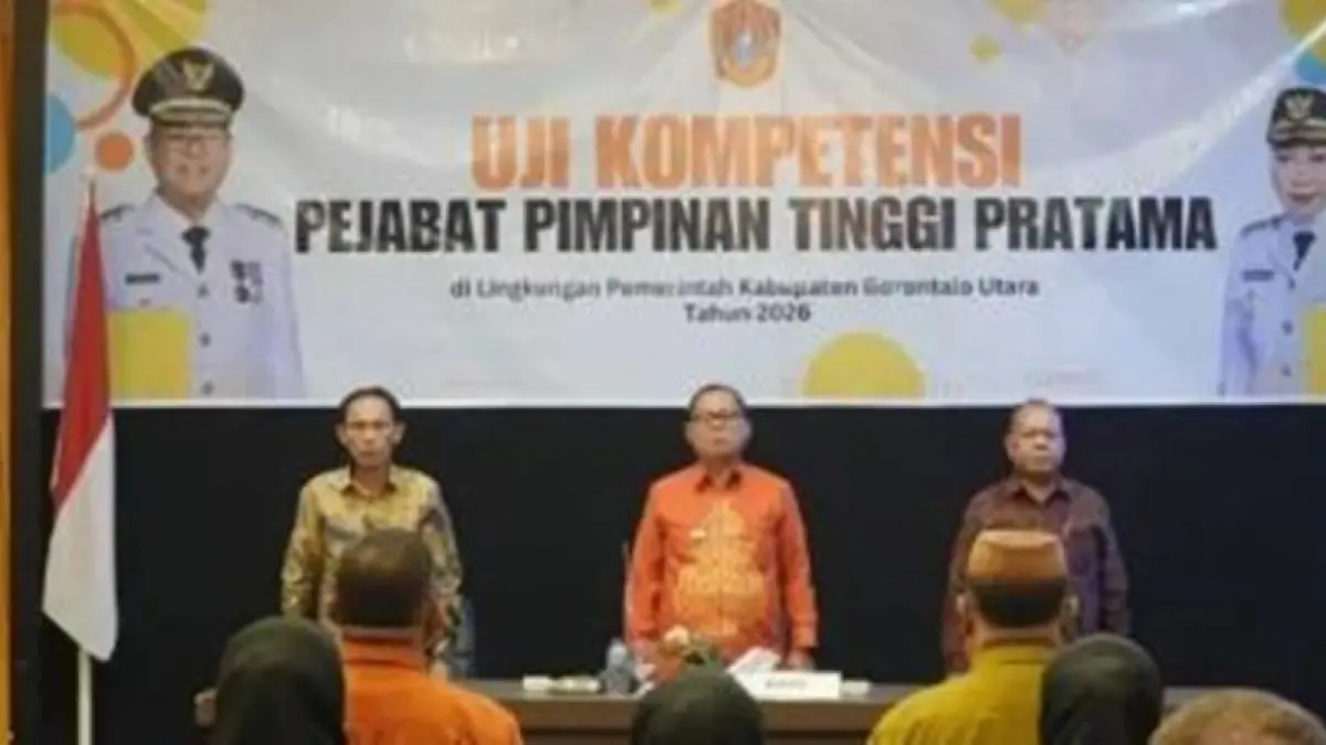 Bupati Gorontalo Utara, Thariq Modanggu, resmi membuka pelaksanaan Uji Kompetensi (Job Fit) dan evaluasi kinerja pejabat tinggi pratama di Grand Q Hotel, kemarin. (F:DKmfo)