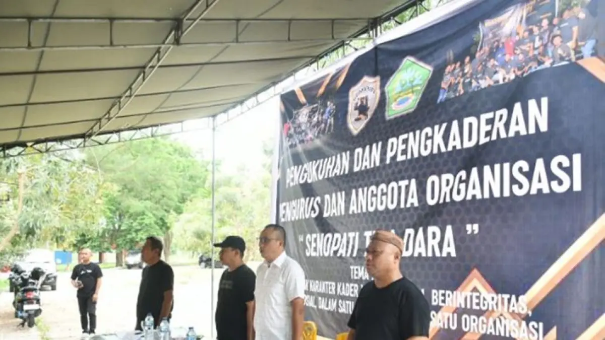 pengukuhan dan pengkaderan Organisasi Senopati Tiga Dara di Pantai Bolihutuo dihadiri Wakil Bupati Boalemo Lahmudin Hambali.(F:Dkmfo)