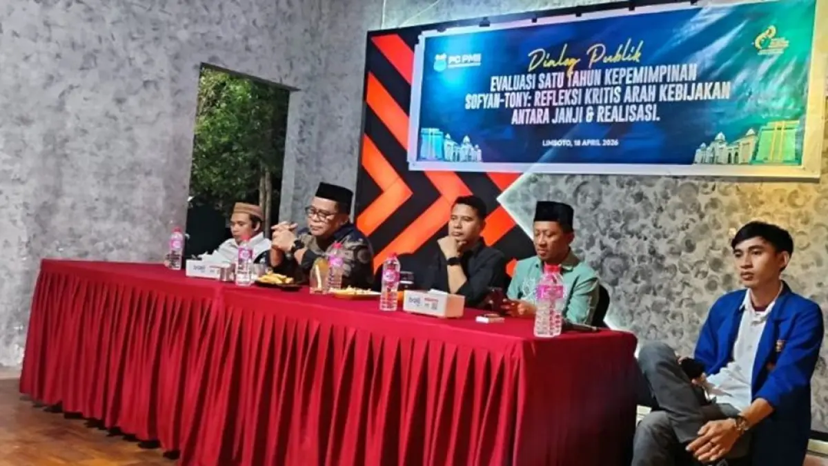 Sekretaris Daerah Kabupaten Gorontalo, Sugondo Makmur,  menghadiri dialog publik dalam rangka Hari Lahir ke-66 PMII yang digelar di Hantaleya Cafe, Limboto. (F:Dkmfo)