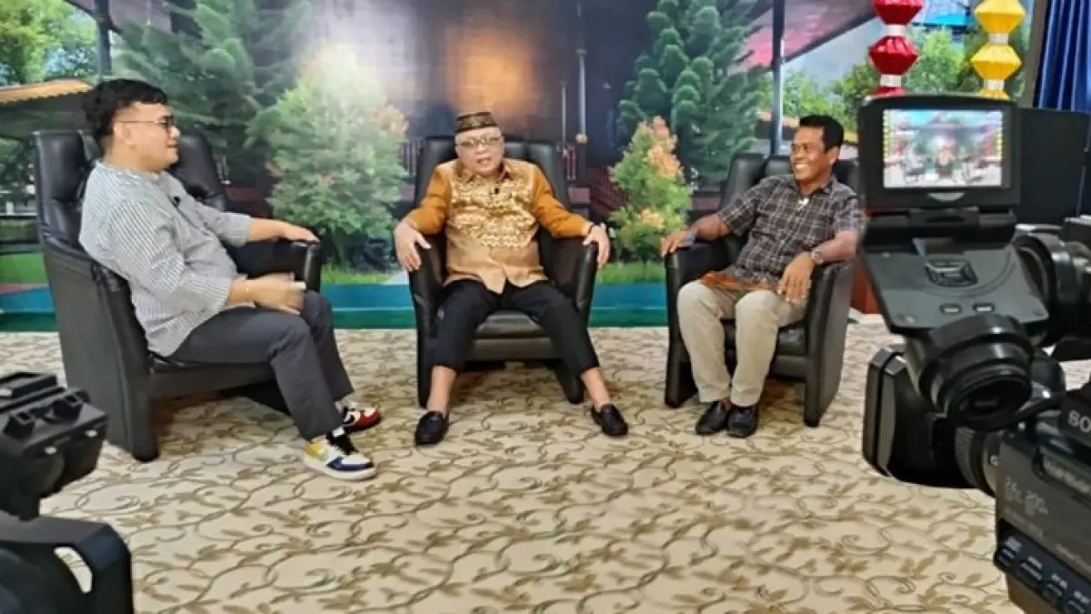 Bupati Gorontalo Sofyan Puhi menjelaskan berbagai fasilitas utama kini sedang 
dimatangkan, mulai dari homestay peserta hingga area pameran dan gelar teknologi.(F:Dkmfo)