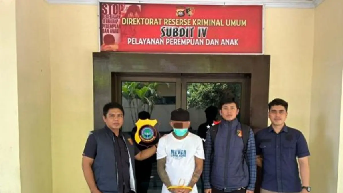 Polda Gorontalo resmi menyerahkan dua tersangka bersama barang bukti ke Jaksa Penuntut Umum sebagai tanda kasus segera bergulir ke pengadilan.(F:Hms-Pol)