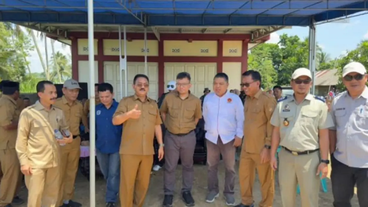 Bupati Boalemo Rum Pagau turun langsung mendampingi tim verifikasi bersama Sekda 
Nurdin K. Baderan dan Kepala Dinas Pertanian serta Ketahanan Pangan Andi Faizal 
Hurudji. (F:dkmfo)
