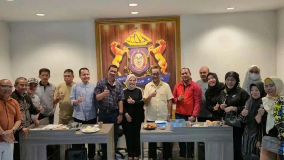 Foto bersama Panitia SC dan OC Musyawarah Provinsi Kadin Gorontalo uxsai rapat di Sekretariat Kadin Gorontalo.(F:Panitia)