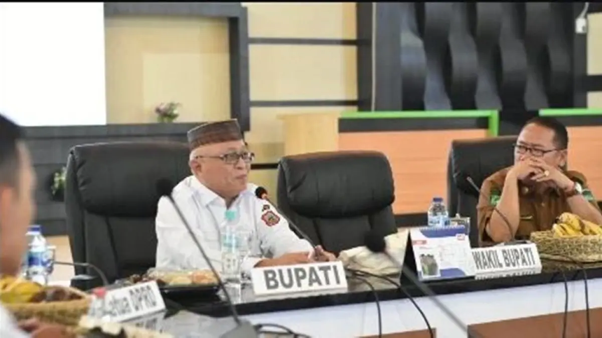 Bupati Gorontalo Sofyan Puhi menegaskan pentingnya jaminan sosial ketenagakerjaan sebagai perlindungan bagi masyarakat dari risiko sosial dan ekonomi. (F:DKmfo)