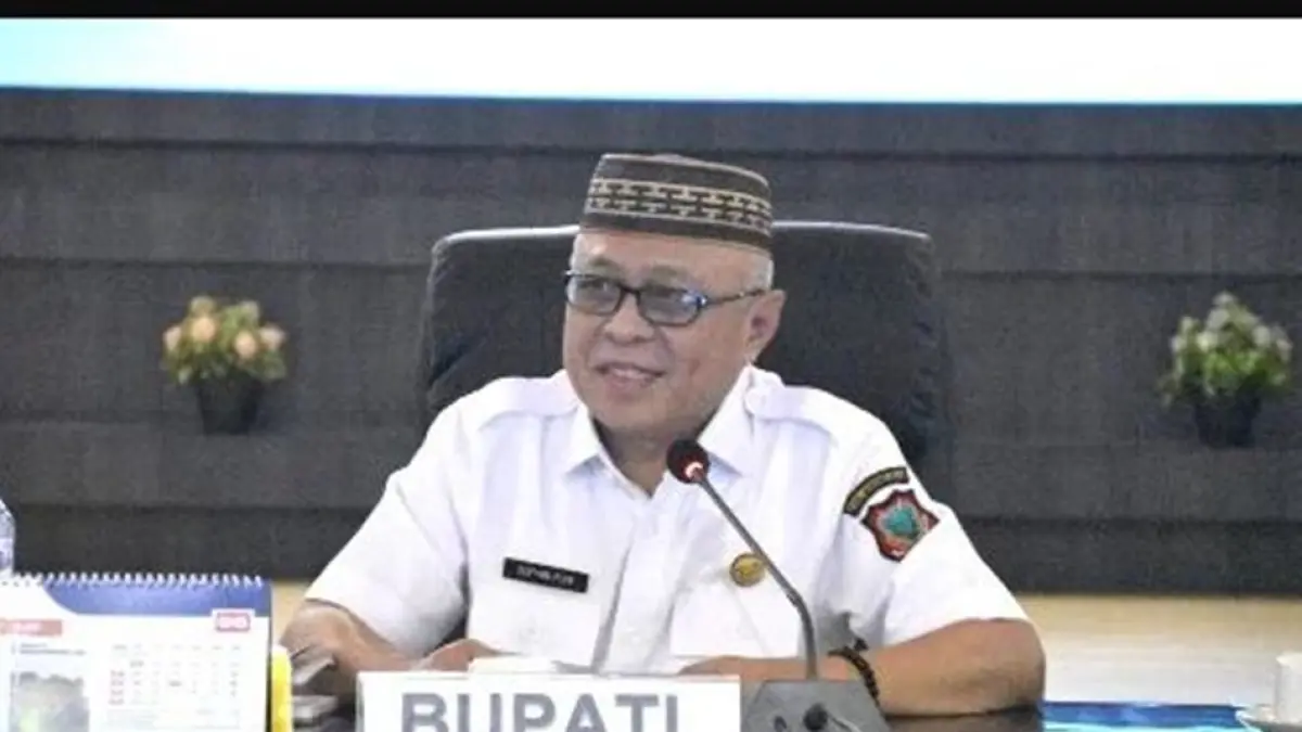 Bupati Gorontalo Sofyan Puhi pimpin rapat Forum Komunikasi Pimpinan Daerah (Forkopimda) yang digelar di Kantor Bupati Gorontalo.(F:Dkmfo)