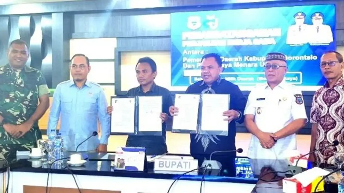 Penandatanganan perjanjian bersama PT Cahaya Menara Utama di Kantor Bupati Gorontalo.(F:Dkmfo)