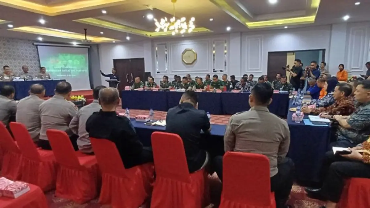 Pelaksanaan rapat koordinasi Korem 133/Nani Wartabone dan Polda Gorontalo yang 
diikuti Sekretaris Daerah Provinsi Gorontalo Sofian Ibrahim di Hotel Eljie, Kota  Gorontalo, Jumat (8/5/2026). (Foto : Diskominfotik)
