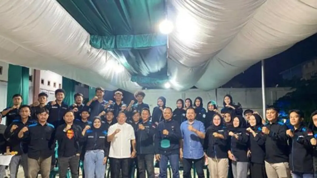 Wakil Bupati Kabupaten Bone Bolango Risman Tolingguhu secara resmi melantik jajaran paguyuban pengurus Persatuan Aksi Pelajar Mahasiswa Indonesia Bone Bolango Gorontalo.(F:dok Panitia)