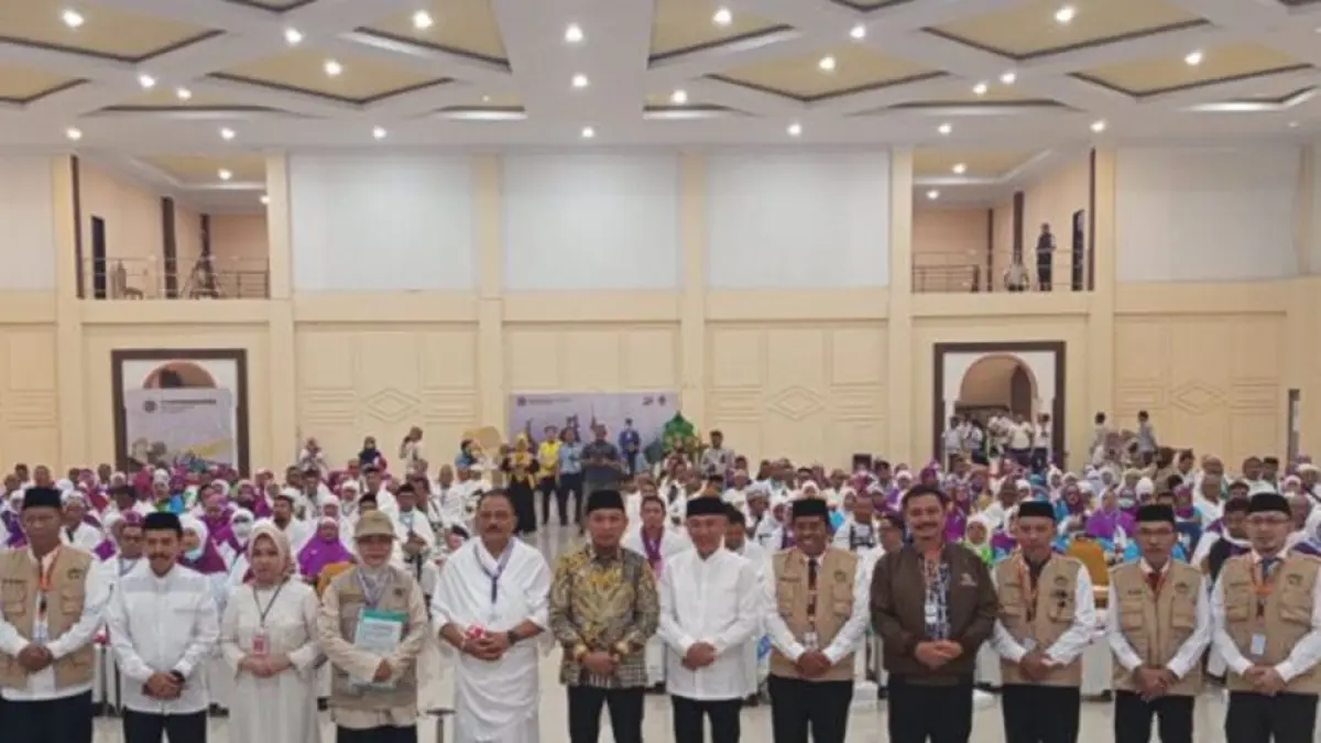 Sebanyak 393 Jemaah Calon Haji Kloter 28 UPG asal Provinsi Gorontalo resmi dilepas menuju Tanah Suci dalam acara yang berlangsung di Asrama Haji Provinsi Gorontalo.(F:Hms-Setwan)