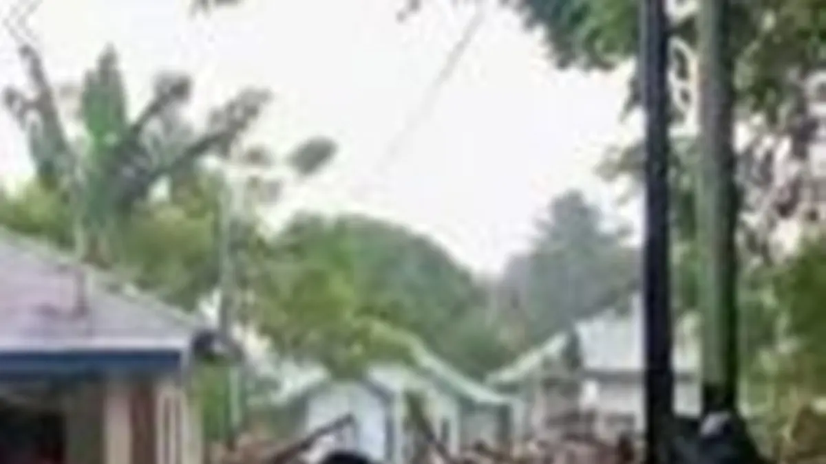 Suasana banjir bandang menerjang desa Barakati Kecamatan Batudaa Kabupaten Gorontalo (F:istimewa)