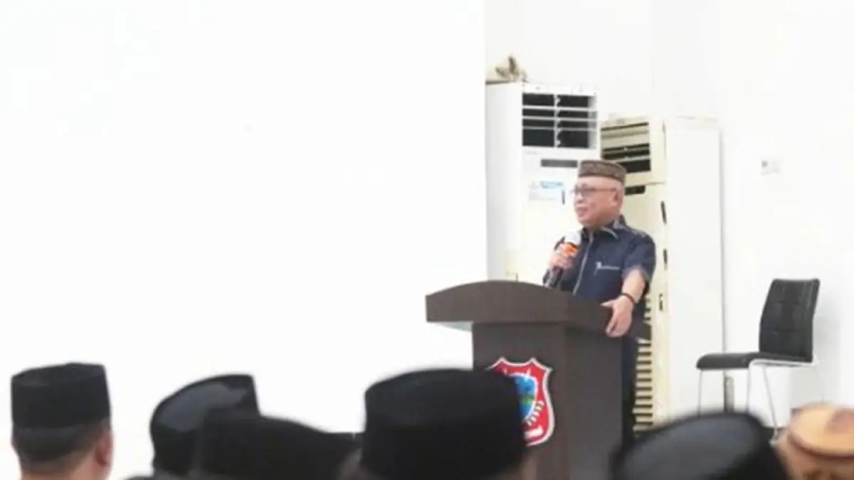 Bupati Gorontalo, Sofyan Puhi, melontarkan pesan tegas saat membuka Rapat Koordinasi Peningkatan Kapasitas BPD se-Kabupaten Gorontalo Tahun 2026. (F:DKmfo)