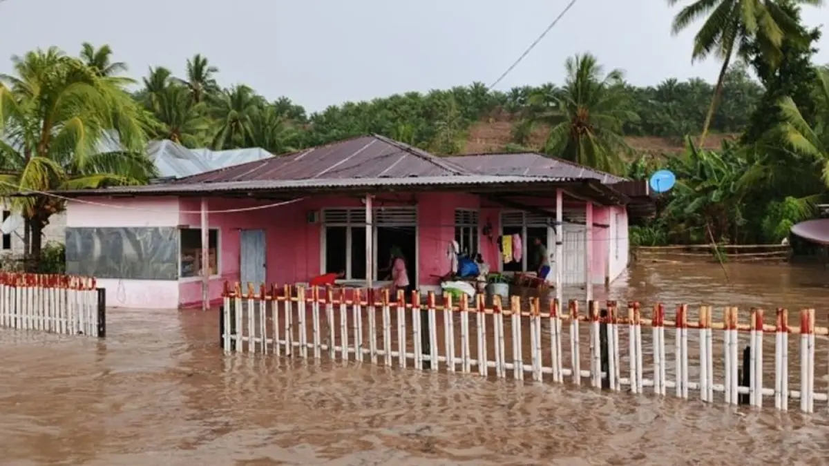 Banjir yang kembali menghantam Desa Olimohulo, Kecamatan Asparaga.(F:DKmfo)