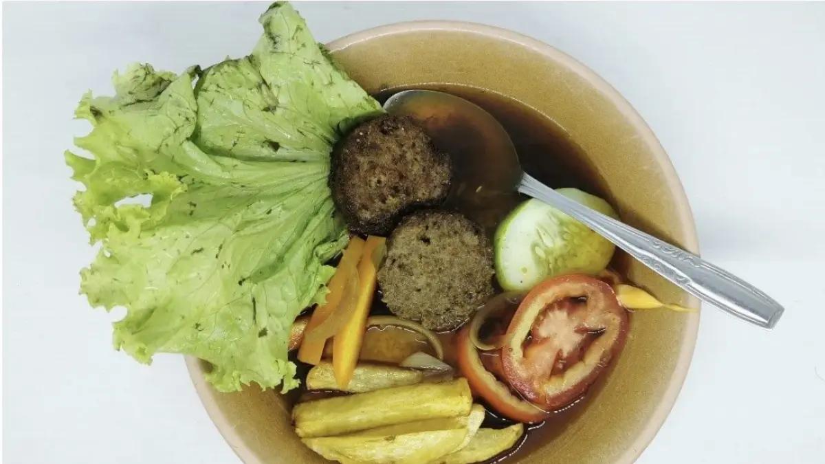 Selat solo, hidangan yang terbuat dari daging sapi dan merupakan khas Jawa Tengah, menjadi salah satu referensi hidangan untuk Idul Adha. ANTARA/Natisha Andarningtyas.