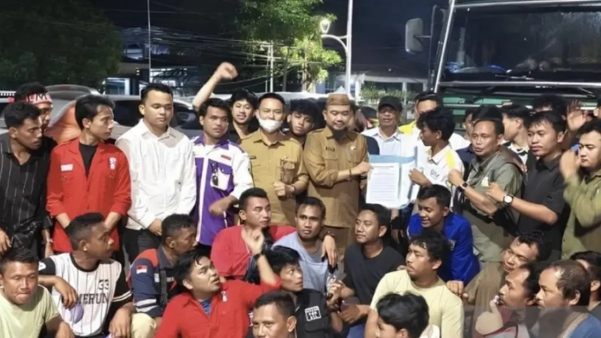 Pemprov Gorontalo menerima tuntutan masa aksi di simpang lima perbatasan kota Gorontalo dan kabupaten Gorontalo. Senin (25/5/2026) (HO-Dinas Kominfotik)
