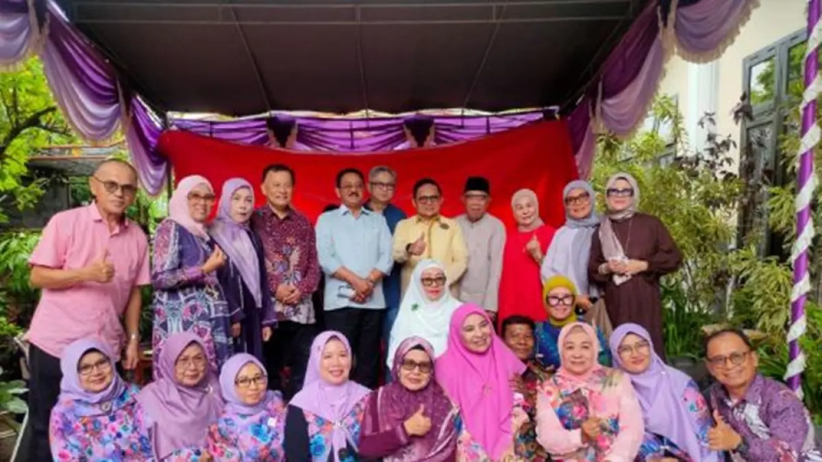 Semangat kebersamaan dan kepedulian sosial mewarnai kegiatan Semarak Iduladha 1447 Hijriah yang digelar Ikatan Alumni Himpunan Pelajar Mahasiswa Indonesia Gorontalo (IKA HPMIG) Manado.(F:istimewa)