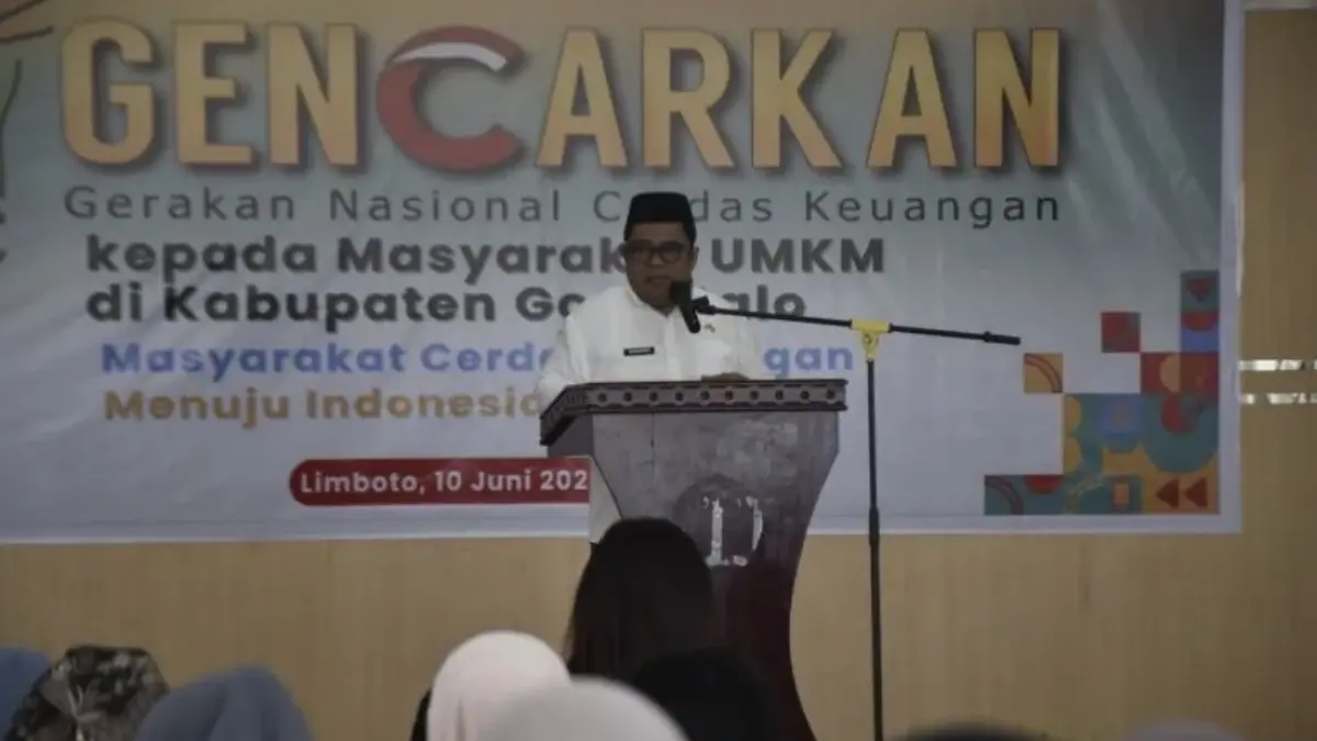 Sekretaris Daerah Kabupaten Gorontalo Sugondo Makmur memberikan sambutan pada acara Gerakan Nasional Cerdas Keuangan (Gencarkan). ANTARA/HO-Humas Kominfo Kabupaten Gorontalo