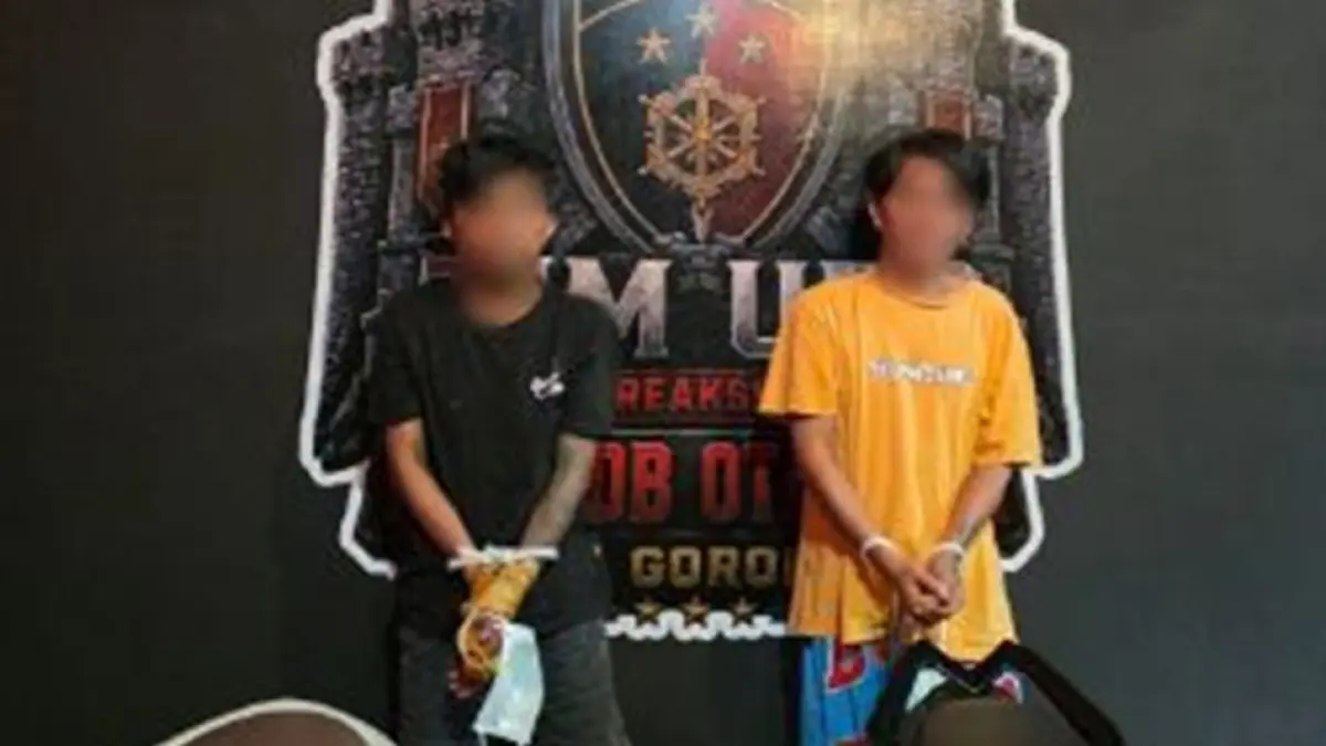 kedua pelaku pencurian dan barang bukti saat diamankan kepolisian (F:Hms-Pol)