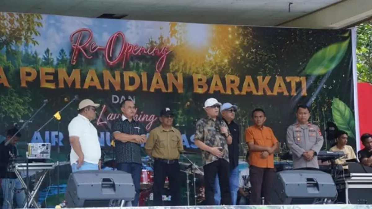 Pemandian Taluhu Barakati di Desa Barakati, Kecamatan Batudaa, resmi dibuka kembali oleh Bupati Gorontalo Sofyan Puhi.(F:DKmfo)