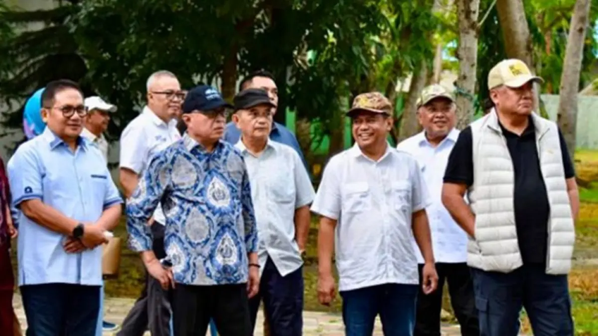 Didampingi Bupati Gorontalo Sofyan Puhi dan jajaran pengurus Nasdem, Racmat Gobel berkunjung ke Pentadio Resort.(F:Istimewa)