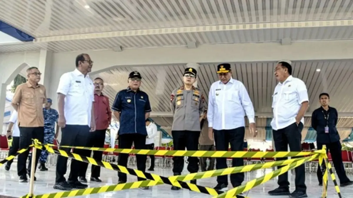 Gubernur Gorontalo Gusnar Ismail bersama Bupati Gorontalo Sofyan Puhi melakukan inspeksi langsung ke sejumlah lokasi kegiatan.(F:Dkmfo)