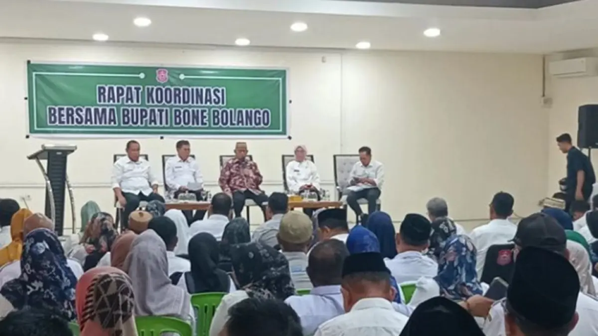 Rapat koordinasi yang dipimpin langsung Bupati Bone Bolango, Ismet Mile, bersama seluruh jajaran pemerintah daerah.(F:Dkmfo)