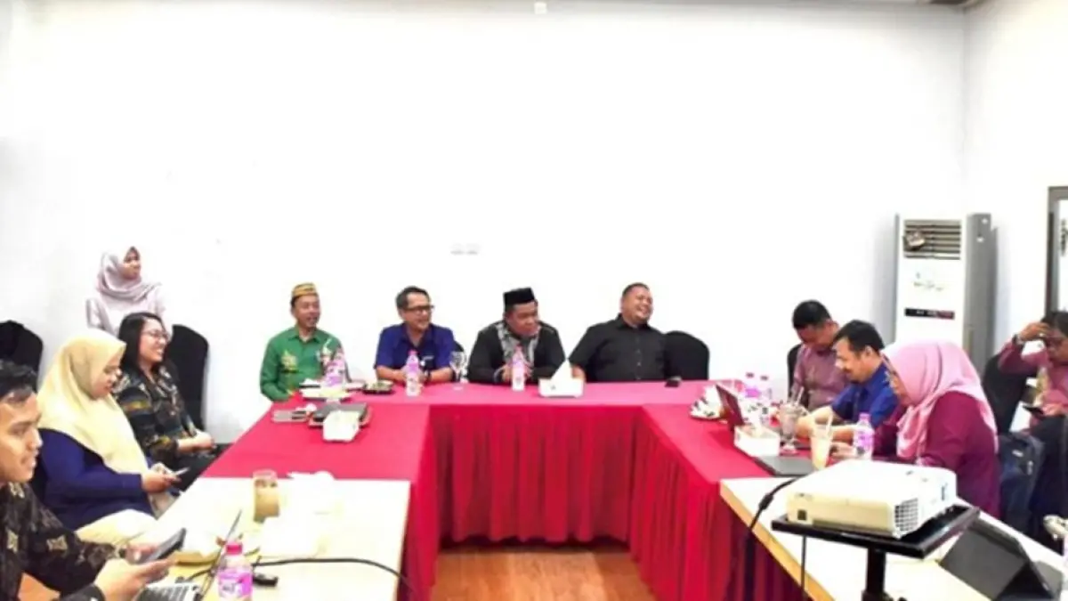 Rekonsiliasi data kepesertaan dan pembayaran iuran wajib pekerja penerima upah Triwulan II Tahun 2026 yang dilaksanakan bersama BPJS Kesehatan di Hantaleya Cafe.(F:Dkmfo)