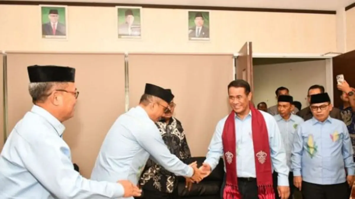 Bupati Boalemo Drs. Rum Pagau bersama Wakil Bupati Lahmudin Hambali melanjutkan agenda dengan mengikuti Tausyiah Swasembada Pangan Nasional.(F:Dkmfo)