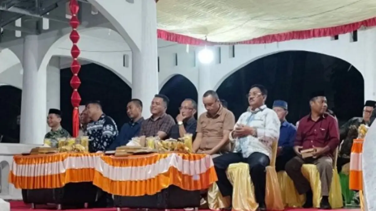 Kegiatan Pentas Seni Budaya yang digelar di Alun-Alun Tilamuta dibuka Bupati Boalemo Rum Pagau.(F:DKmfo)
