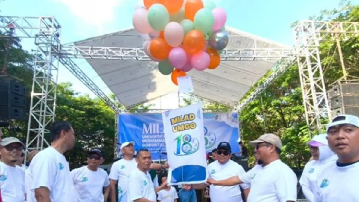 Sekda Sugondo Makmur mewakili Bupati Sofyan Puhi pada Milad  ke-18 Universitas Muhammadiyah Gorontalo.(F:DKmfo)