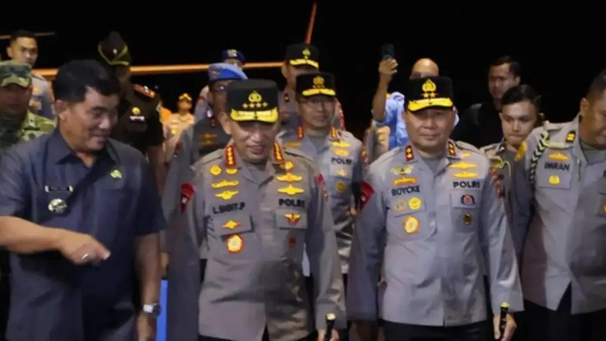 Kepala Kepolisian Negara Republik Indonesia, Listyo Sigit Prabowo, tiba di Manado, Sulawesi Utara  disambut gubebernur Sulut.(F:Mpc)