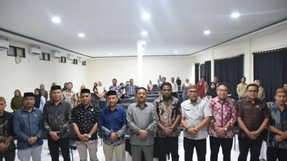 Bupati Boalemo, Rum Pagau, resmi menutup Workshop Penguatan Peta Jalan Pembangunan Kependudukan tingkat Kabupaten Boalemo yang digelar di Resort Pantai Bolihutuo.(F;Prokopim)