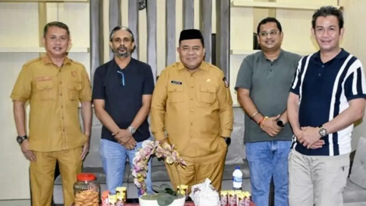 Sekretaris Daerah Kabupaten Gorontalo, Sugondo Makmur, didampingi Kadis Perindag menerima investor JVR Jayata Consulting, Vinod Srinivas, yang berlangsung di Kantor Bupati Gorontalo.(F:Diskmfo)