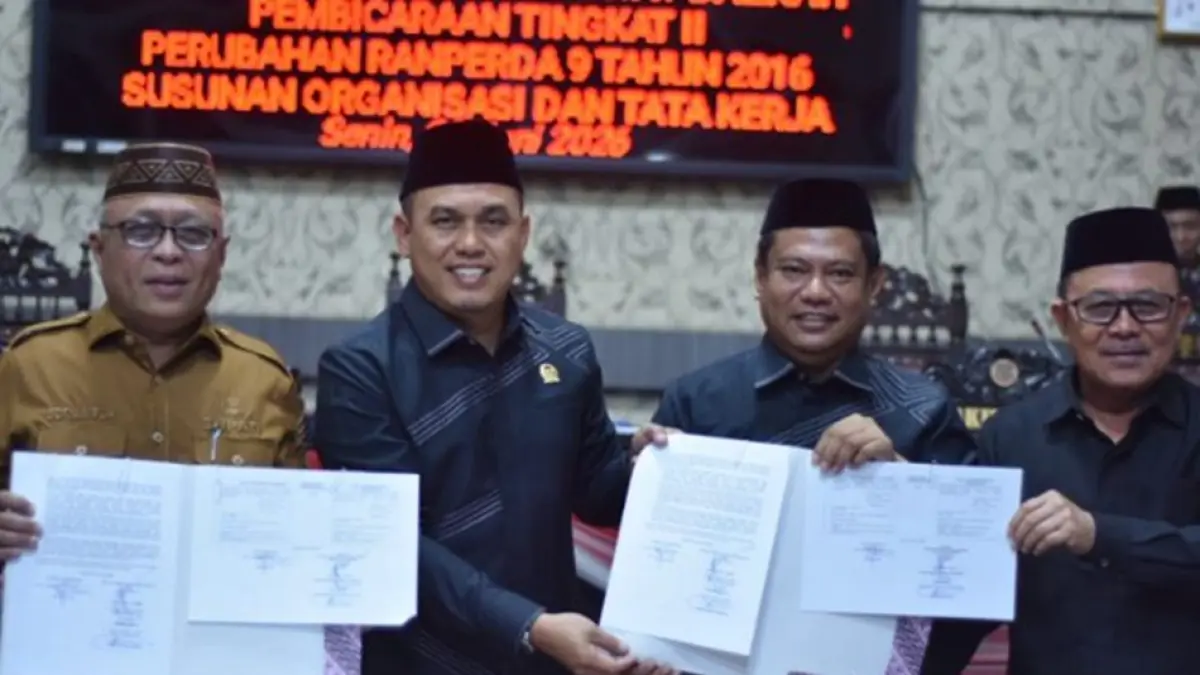 SOTK Kabupaten Gorontalo ditetapkan dalam Rapat Paripurna Tingkat II DPRD Kabupaten 
Gorontalo.(F:DKmfo)
