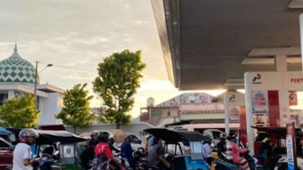 Suasana di salah satu SPBU di Gorontalo usai penurunan harga BBM (F:istimewa)