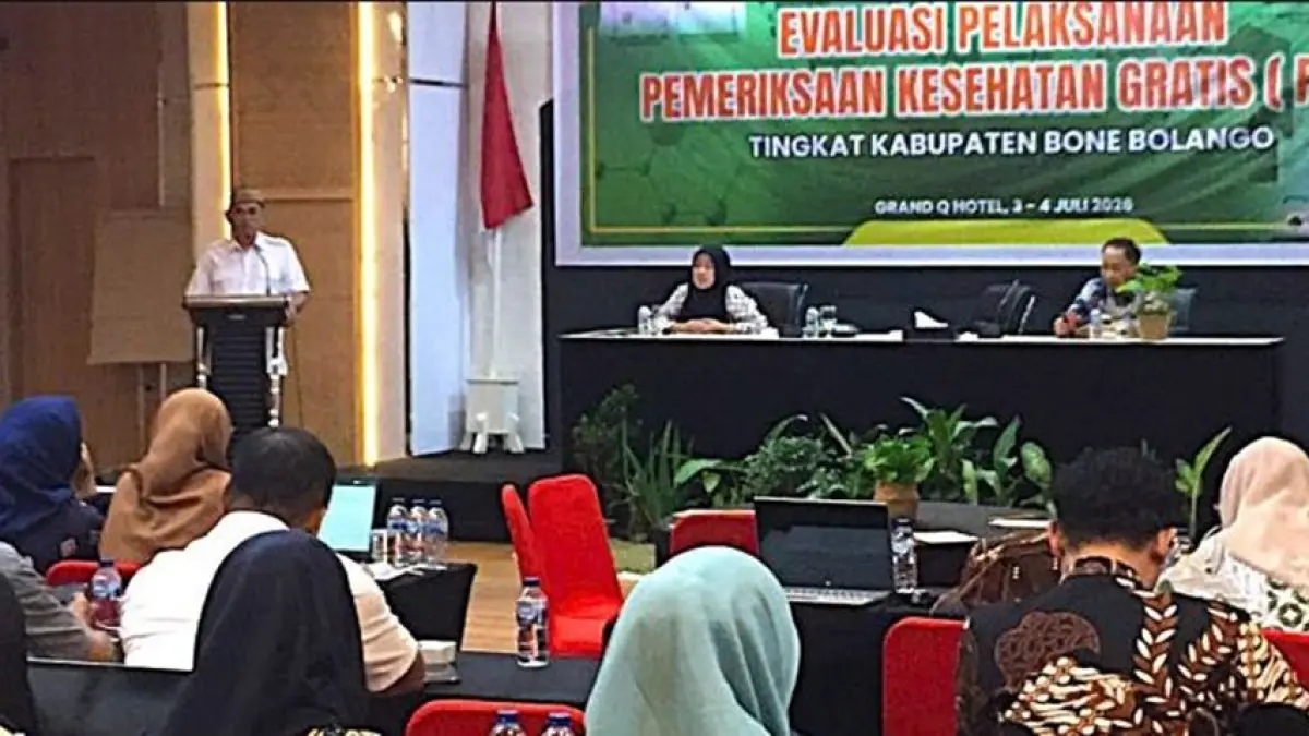 Sekda Bone Bolango, Iwan Mustapa saat menghadiri Evaluasi Pelaksanaan Cek Kesehatan Gratis (CKG) Kabupaten Bone Bolango di Grand Q Hotel Kota Gorontalo. (F.Indra/Diskominfo)