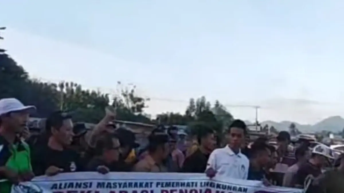  Deklarasi akbar penolakan PT Lumintu Ageng Lestari Joyo yang digelar masyarakat Popayato berubah menjadi panggung kekecewaan.(F:Istimewa)