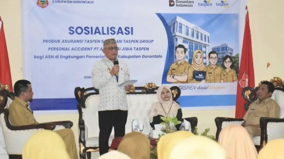 Bupati Sofyan Puhi saat membuka sosialsiasi produk Taspen Save dan Taspen Group Personal Accident,(F:Diskmfo)