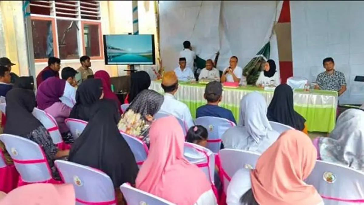 Forum Group Discussion (FGD) Pengolahan Aset Lahan 

Pertanian Berkelanjutan melalui Sistem Usaha Tani Konservasi dan Agroforestry yang dibuka langsung oleh Wakil Bupati Boalemo, Lahmudin Hambali, S.Sos., M.Si., di Desa Balate Jaya, Kecamatan Paguyaman.(F:Diskminfo)