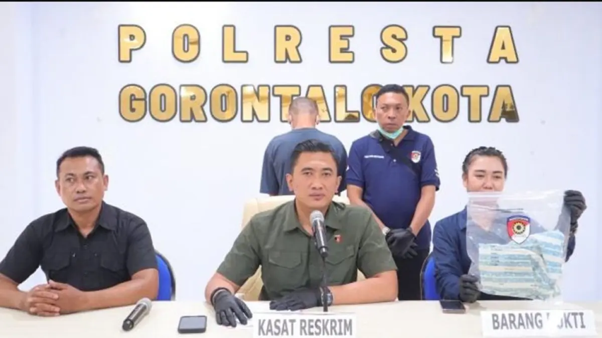 Kasat Reskrim Polresta Gorontalo Kota Kompol Akmal Novian Reza, S.IK dalam konferensi pers.(F:Hms-Pol)