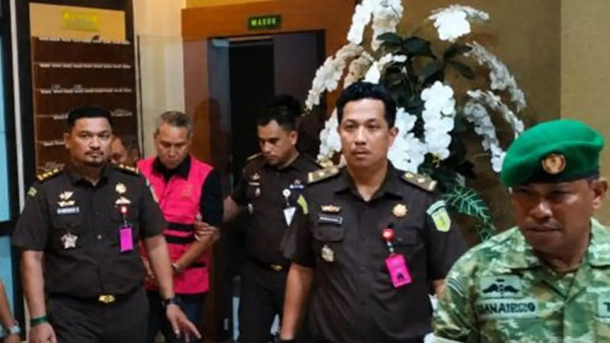 Kasus dugaan korupsi proyek pengadaan Command Center Video Wall di lingkungan Dinas Kominfo Provinsi Gorontalo akhirnya menyeret tiga orang ke balik jeruji. (F:istimewa)