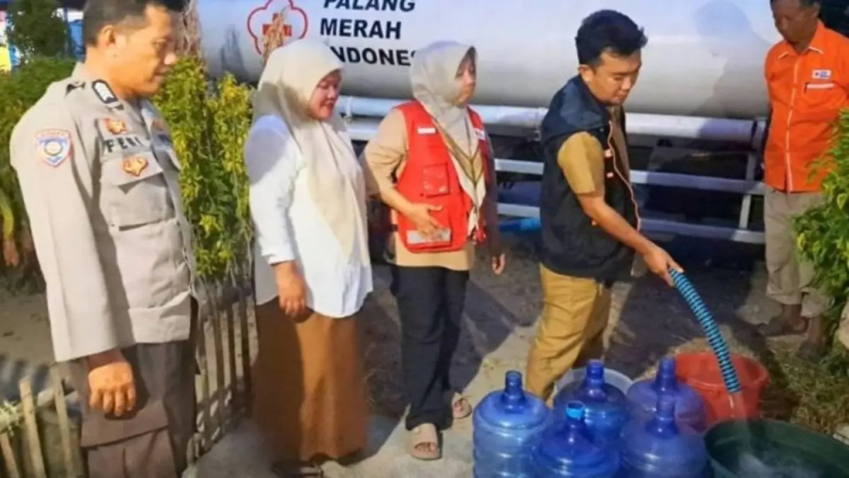 Penyaluran bantuan melibatkan sejumlah instansi dan unsur pemerintah daerah, termasuk BPBD, PMI Bone Bolango, aparat kepolisian, pemerintah kecamatan, hingga pemerintah desa. (F:Hms-Pol)