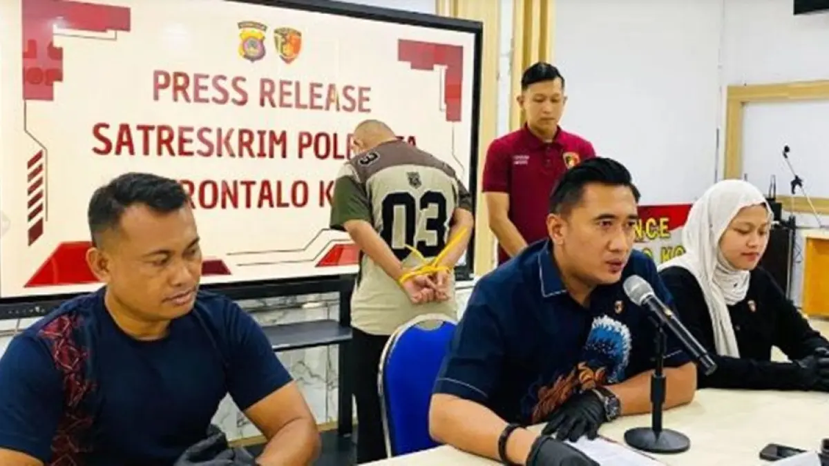  Kasat Reskrim Polresta Gorontalo Kota, Kompol Akmal Novian Reza saat konferensipers kasus pembobolan counter HP.(F:Hms-Pol)