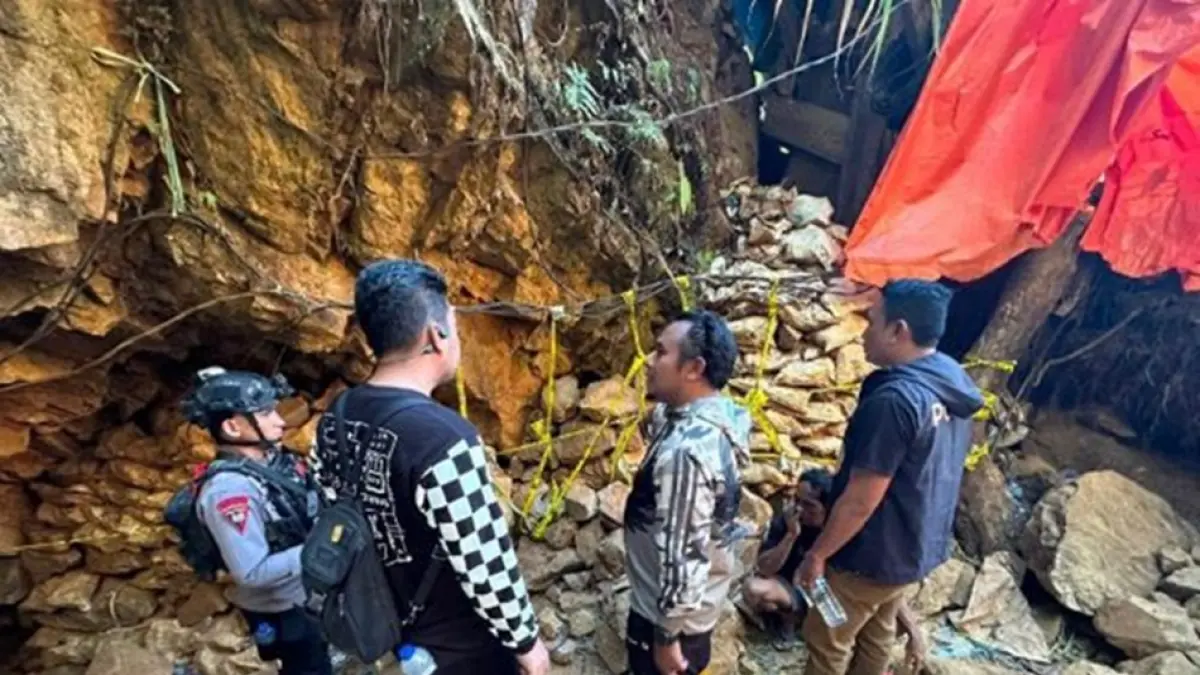 Kegiatan yang dipimpin AKP Imam Ansyari Rambe itu melibatkan personel Ditreskrimsus, didukung satu regu Brimob Polda Gorontalo serta anggota Satreskrim Polres Bone Bolango.(F:Hms-Pol)