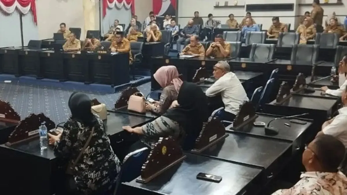 Pembahasan anggaran  antara DPRD dan Pemkab Gorontalo terkait perubahan SOTK baru.(F:Diskminfo)